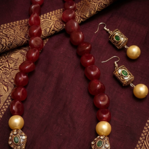 Maroon bead necklace set with earrings