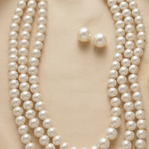 3 Layer Glass Pearl Necklace