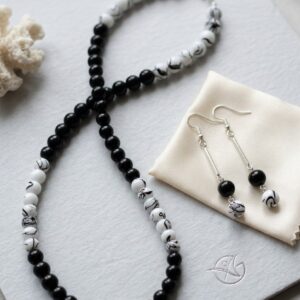Black and White Marbled Beads Necklace